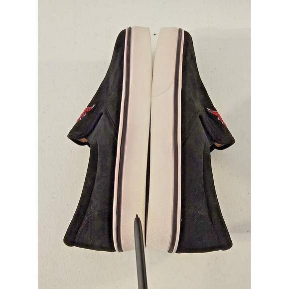 Tampa Bay‎ Buccaneers Women's Black Slip On Sneakers Sz 8 Rhinestones NFL RARE! - Picture 9 of 10